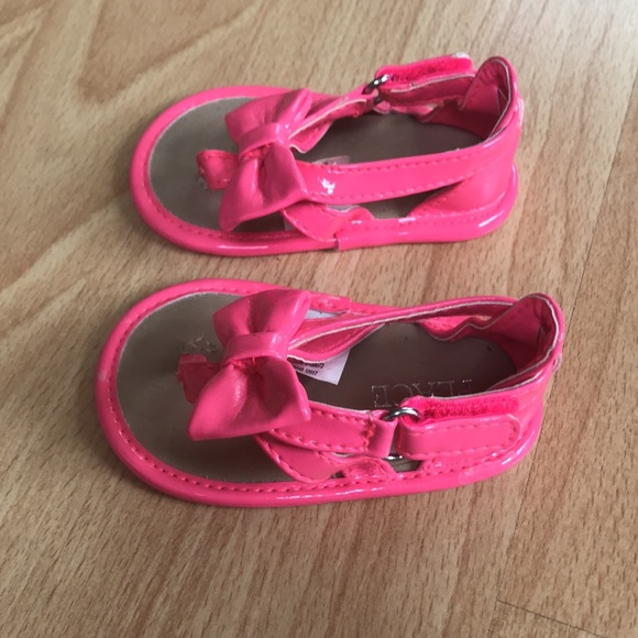 8/$25 The Childrens Place Size 3-6 month Pink Bow Sandals - Picture 4 of 6